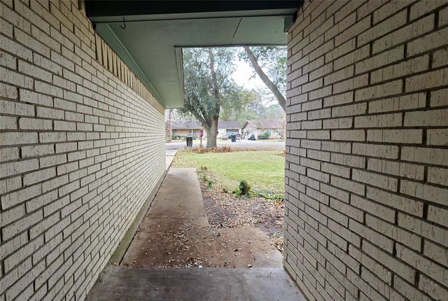 2105 Willow Street, Bay City, TX 77414