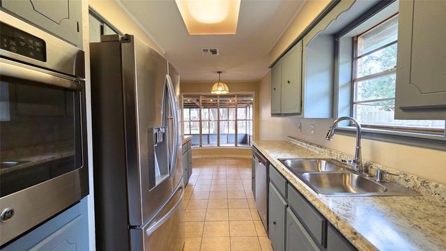 2105 Willow Street, Bay City, TX 77414