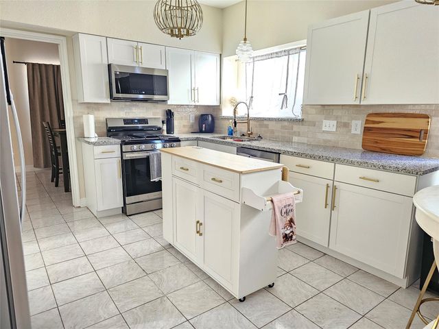 12334 Misty Laurel Drive, Houston, TX 77014