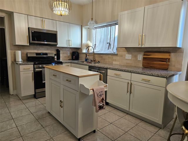 12334 Misty Laurel Drive, Houston, TX 77014