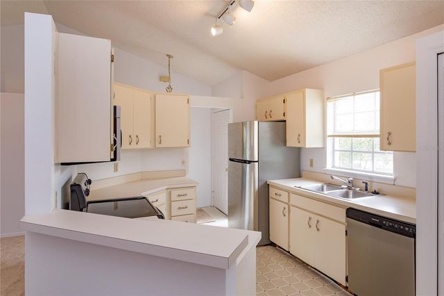 736 OLYMPIC CIRCLE B1, Ocoee, FL 34761