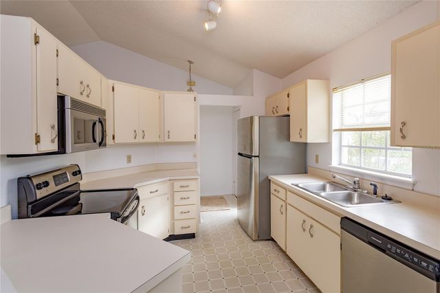 736 OLYMPIC CIRCLE B1, Ocoee, FL 34761