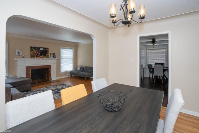 2118 Lennon Street, Grosse Pointe Woods, MI 48236