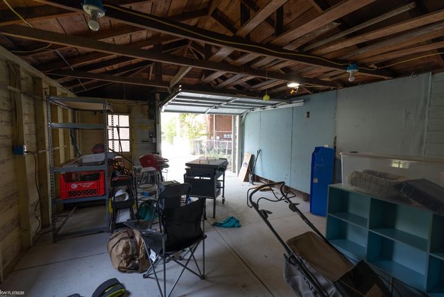 2118 Lennon Street, Grosse Pointe Woods, MI 48236