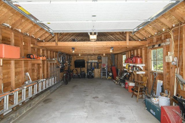 W247S8375 Stonehill DRIVE, Mukwonago, WI 53149