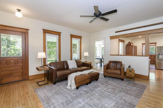 W247S8375 Stonehill DRIVE, Mukwonago, WI 53149