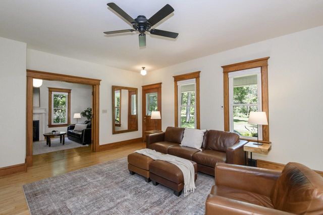 W247S8375 Stonehill DRIVE, Mukwonago, WI 53149