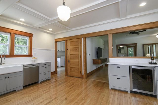 W247S8375 Stonehill DRIVE, Mukwonago, WI 53149
