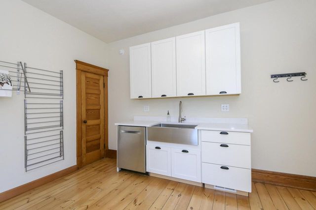 W247S8375 Stonehill DRIVE, Mukwonago, WI 53149