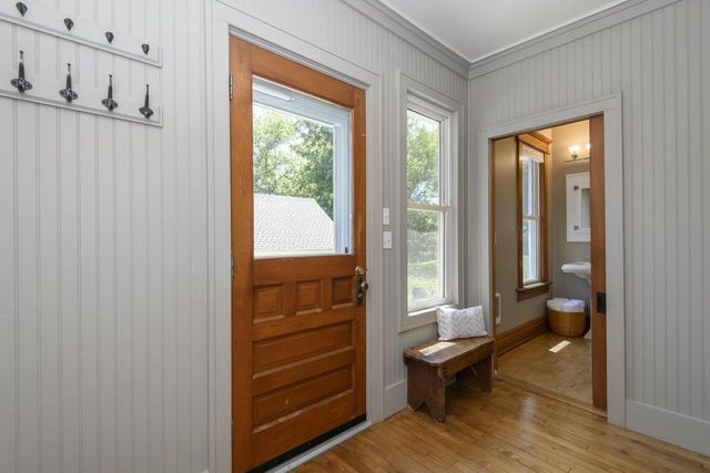 W247S8375 Stonehill DRIVE, Mukwonago, WI 53149