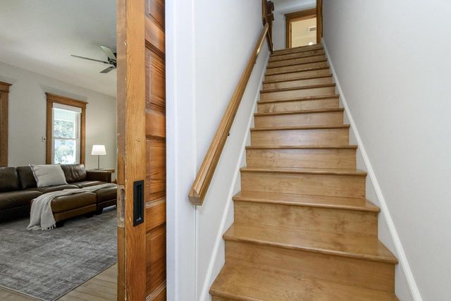W247S8375 Stonehill DRIVE, Mukwonago, WI 53149