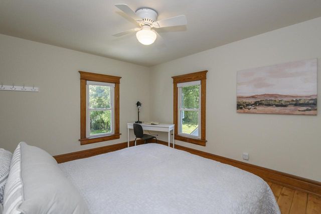 W247S8375 Stonehill DRIVE, Mukwonago, WI 53149