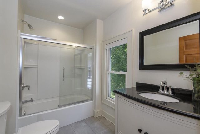 W247S8375 Stonehill DRIVE, Mukwonago, WI 53149