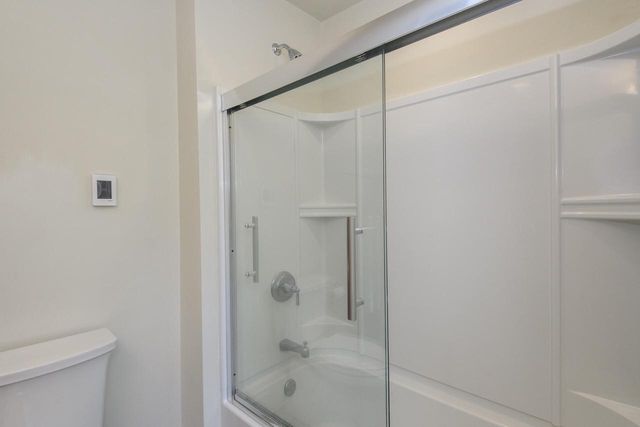 W247S8375 Stonehill DRIVE, Mukwonago, WI 53149