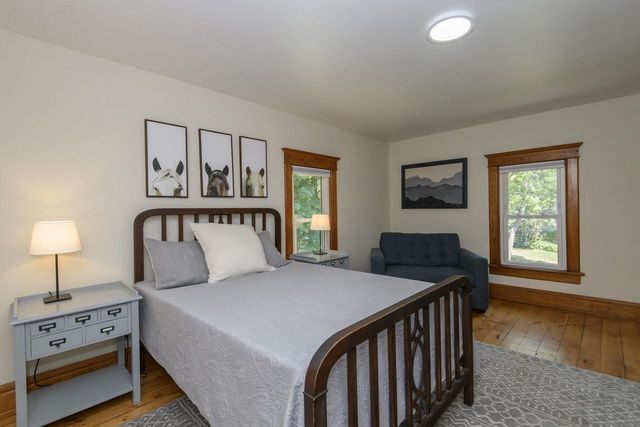 W247S8375 Stonehill DRIVE, Mukwonago, WI 53149