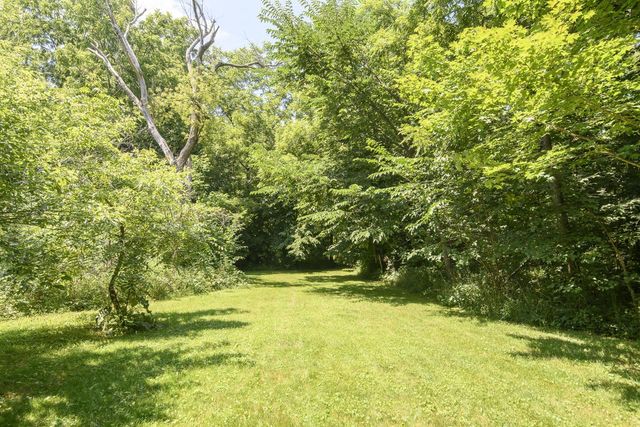 W247S8375 Stonehill DRIVE, Mukwonago, WI 53149