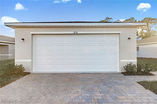 834 Friendship CIR, Labelle, FL 33935