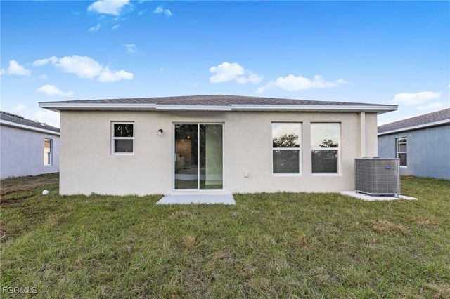 834 Friendship CIR, Labelle, FL 33935