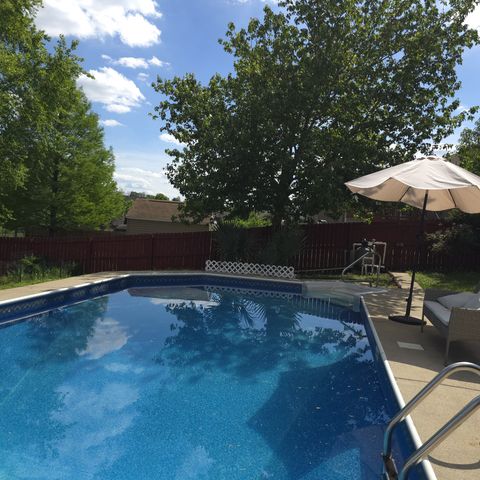 1327 Bluebonnet Dr, Clarksville, TN 37042