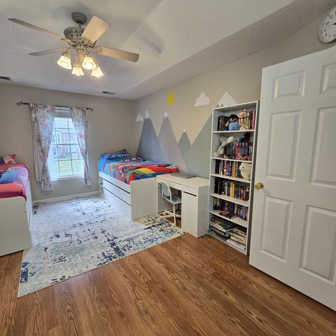 1327 Bluebonnet Dr, Clarksville, TN 37042