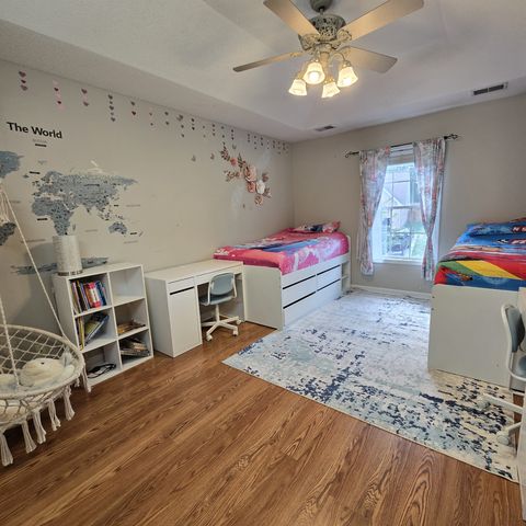 1327 Bluebonnet Dr, Clarksville, TN 37042