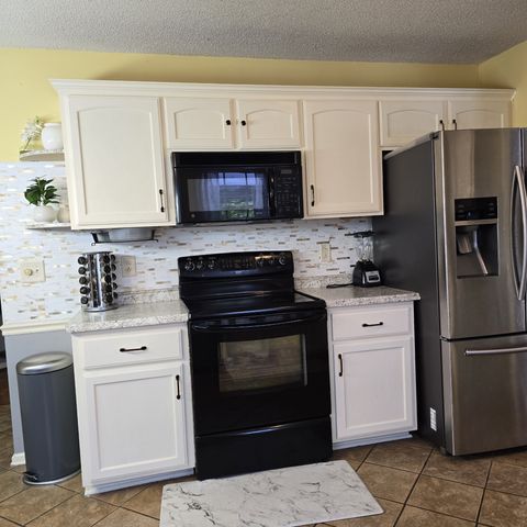 1327 Bluebonnet Dr, Clarksville, TN 37042