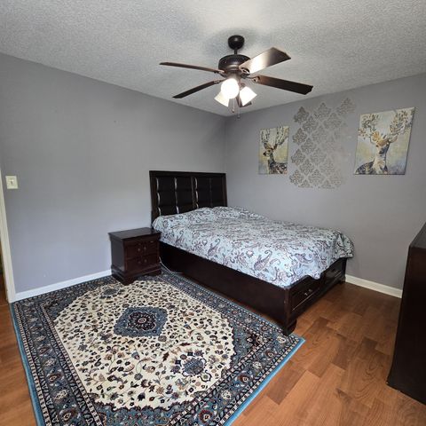 1327 Bluebonnet Dr, Clarksville, TN 37042