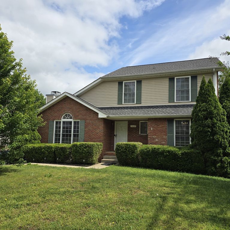 1327 Bluebonnet Dr, Clarksville, TN 37042