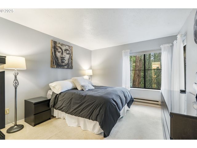 4000 CARMAN Dr E-68, Lake Oswego, OR 97035