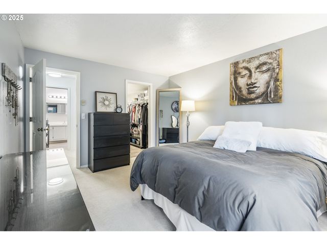 4000 CARMAN Dr E-68, Lake Oswego, OR 97035