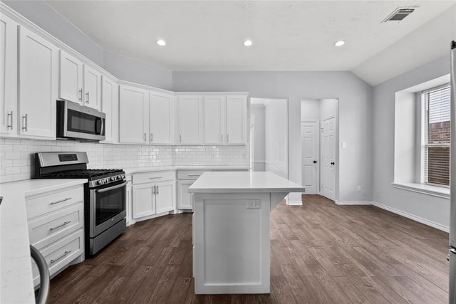 323 Colony Creek Drive, Dickinson, TX 77539