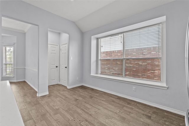 323 Colony Creek Drive, Dickinson, TX 77539