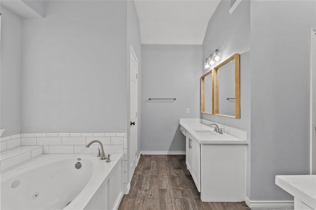 323 Colony Creek Drive, Dickinson, TX 77539