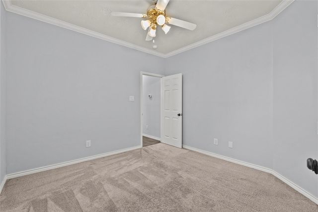 323 Colony Creek Drive, Dickinson, TX 77539