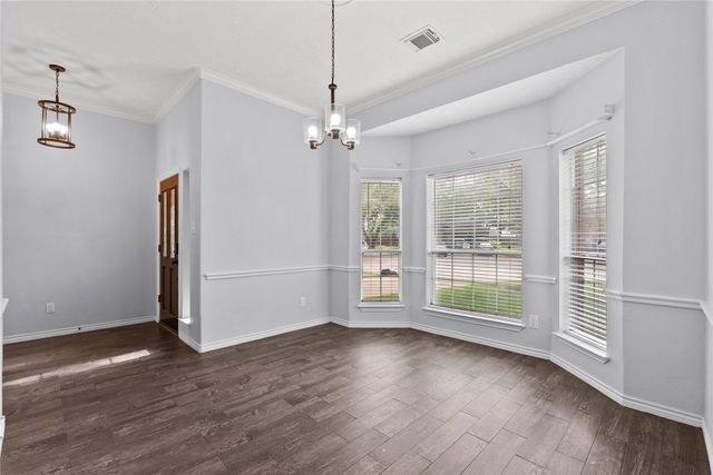 323 Colony Creek Drive, Dickinson, TX 77539