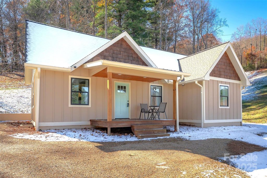 15 Eaglebear Drive, Asheville, NC 28806