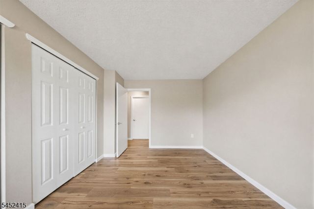 60 Taylor Dr, Franklin Twp., NJ 08823