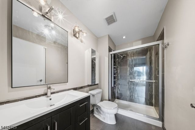 60 Taylor Dr, Franklin Twp., NJ 08823