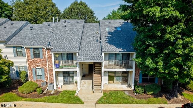 60 Taylor Dr, Franklin Twp., NJ 08823
