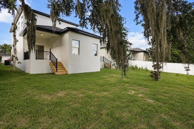 823 E MCDONALD AVENUE, Eustis, FL 32726