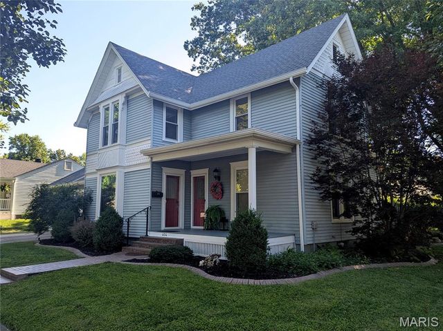 404 La Due Place, Greenville, IL 62246
