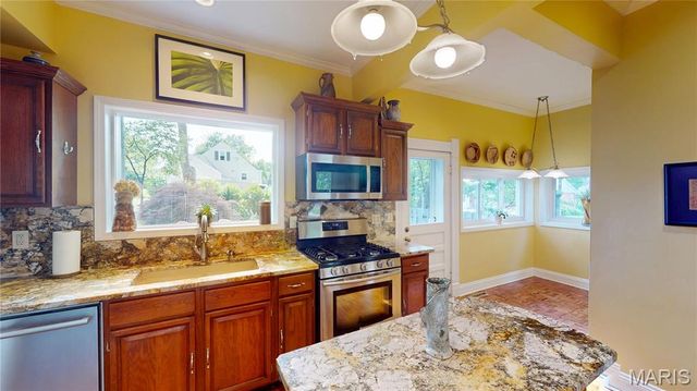404 La Due Place, Greenville, IL 62246