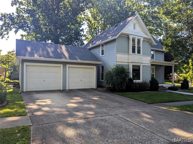 404 La Due Place, Greenville, IL 62246