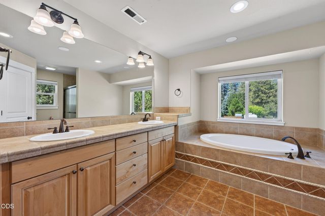 20308 Aberdeen Drive, Bend, OR 97702