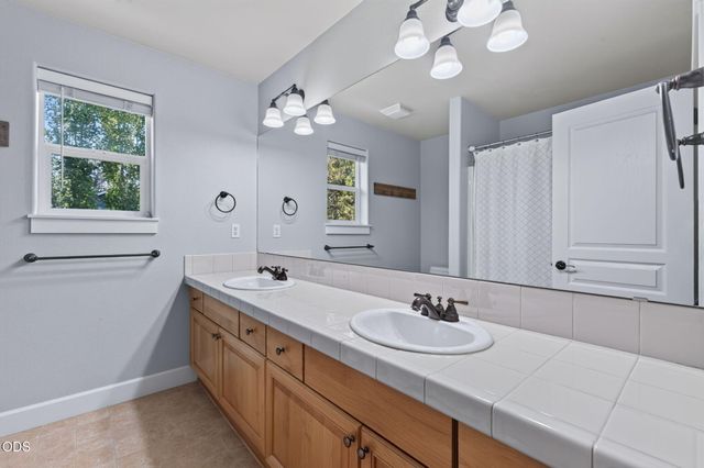 20308 Aberdeen Drive, Bend, OR 97702