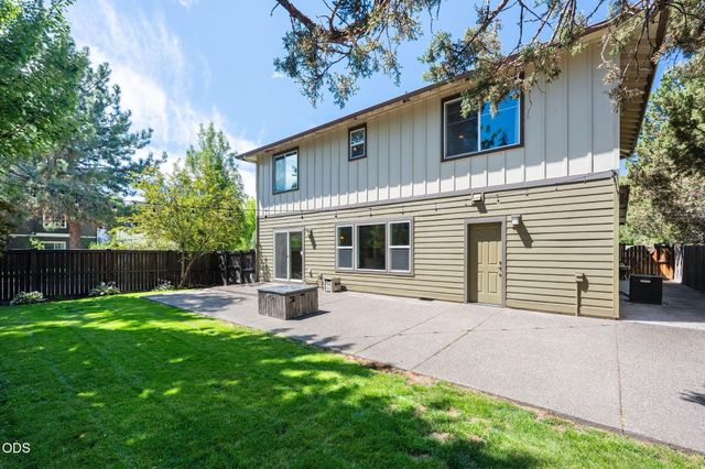 20308 Aberdeen Drive, Bend, OR 97702