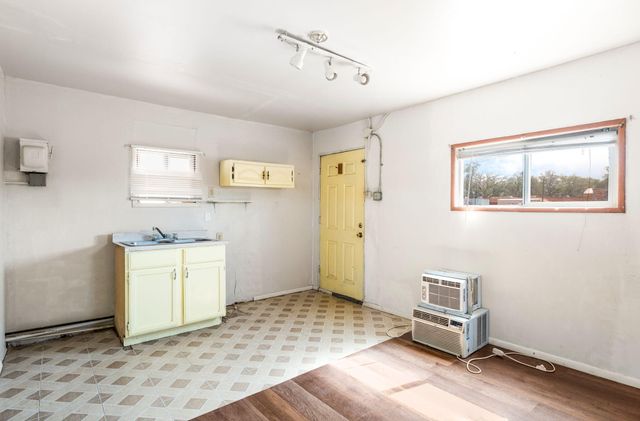 6413 Edith Boulevard NE, Albuquerque, NM 87107