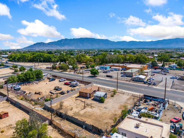 6413 Edith Boulevard NE, Albuquerque, NM 87107