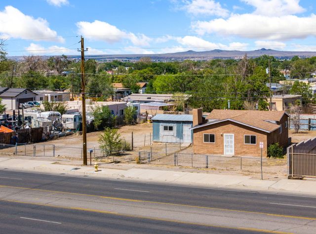 6413 Edith Boulevard NE, Albuquerque, NM 87107