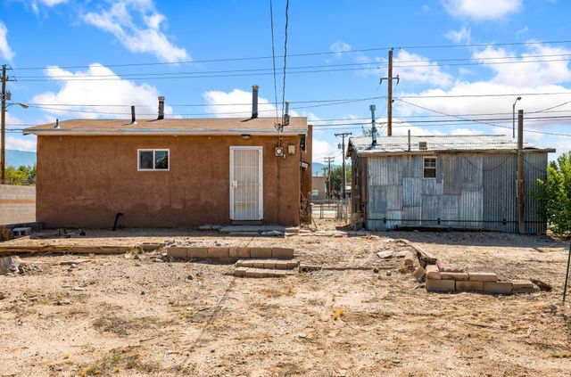 6413 Edith Boulevard NE, Albuquerque, NM 87107